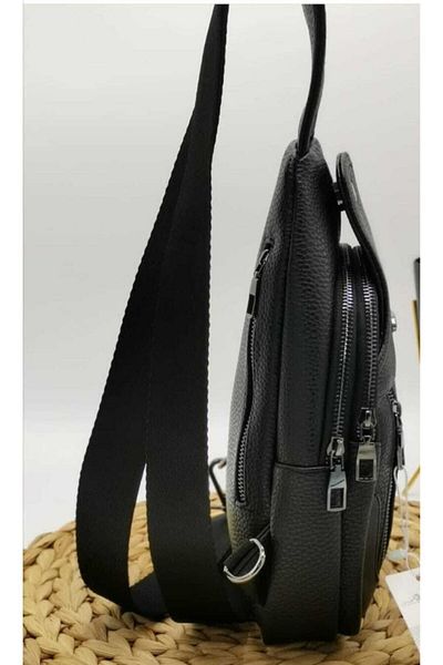 Arı Deri Geantă neagră pentru piept și umăr unisex Arpelle (32x18 cm)