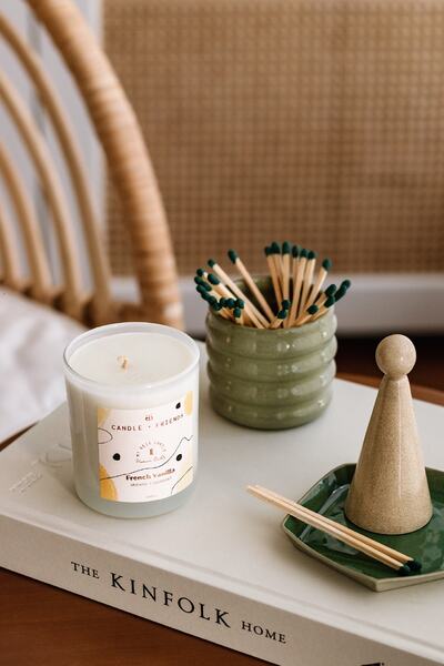 Candle and Friends No.1 French Vanilla Small Cam Mum 165gr.