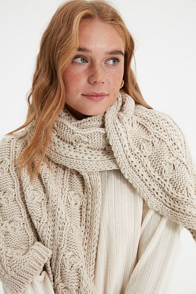 Trendyol Collection Beiger Strickschal mit Detail TWOAW21AT0018