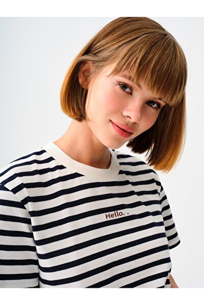 Loft Women's Box Fit T-Shirt - Sleeves