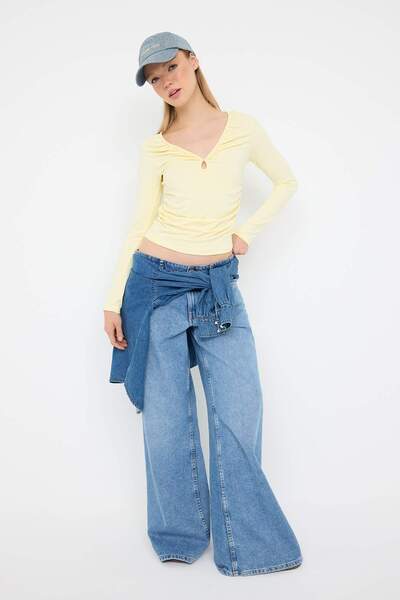 Trendyol Collection Підліткова відкрита жовта облягаюча блуза з V-подібним вирізом TWOAW26BZ00175
