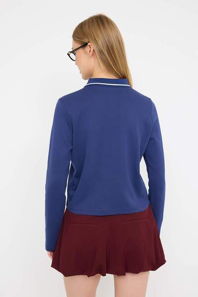 Trendyol Collection Teen Navy Blue Tok Πανί Κεντημένο γιακά πόλο με κουμπί κανονική/τυπική πλεκτή μπλούζα TWOAW26BZ00014