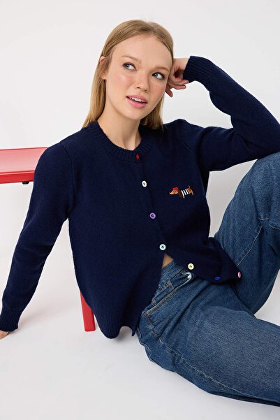 Trendyol Collection Синій велосипедний комір М'яка тканина Собака з вишивкою Трикотажний кардиган TWOAW26HI00274