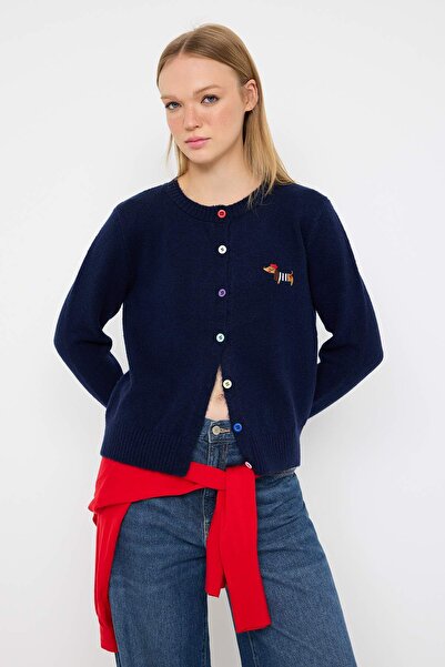 Trendyol Collection Синій велосипедний комір М'яка тканина Собака з вишивкою Трикотажний кардиган TWOAW26HI00274