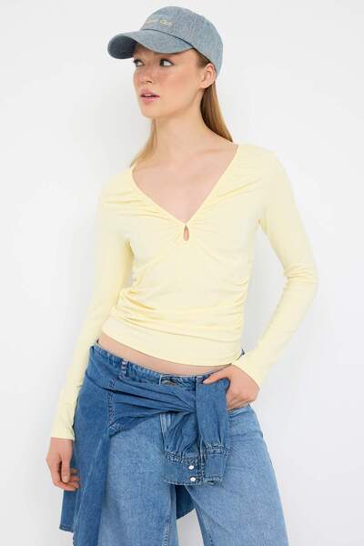 Trendyol Collection Підліткова відкрита жовта облягаюча блуза з V-подібним вирізом TWOAW26BZ00175