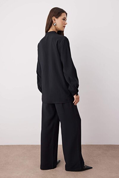 Trendyol Modest Μαύρο υφασμάτινο σετ με λουράκι με λεπτομέρεια από υφαντό κορδόνι - επάνω μέρος TCTAW26US00055