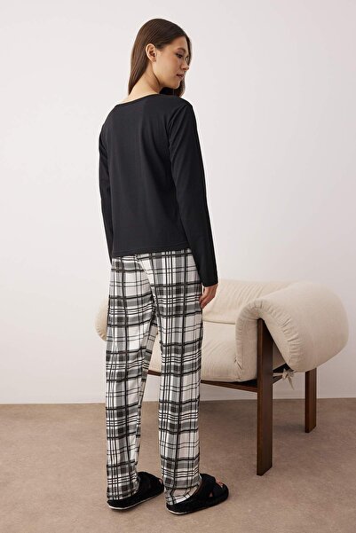 Trendyol Collection Černé bavlněné srdce kostkované pletené pyžamo Set Thmaw25Pt00220