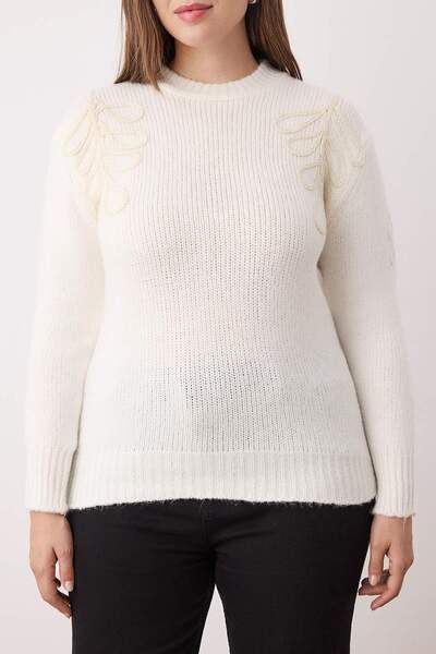 Trendyol Curve Ecru Lurex Vyšívací detail Měkký úpletový svetr TBBAW26AN00004