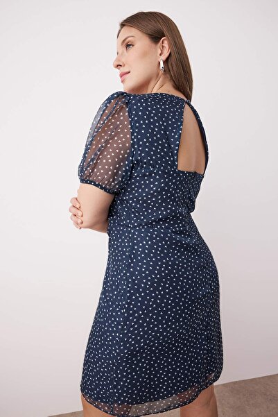 Trendyol Curve Μίνι σιφόν υφαντό φόρεμα με μπλε καρδιά TBBSS25AH00048