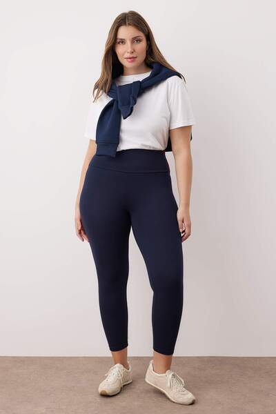 Trendyol Curve Πλεκτό κολάν σε μπλε ναυτικό χρώμα με ρίγες στο πλάι, μεγάλο μέγεθος TBBAW26BV00001