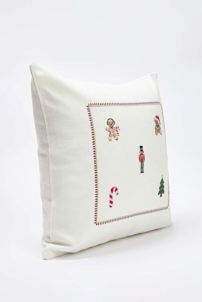 TRENDYOLMİLLA HOME Новорічна вишита наволочка 45x45 см TPHAW26KKK00000