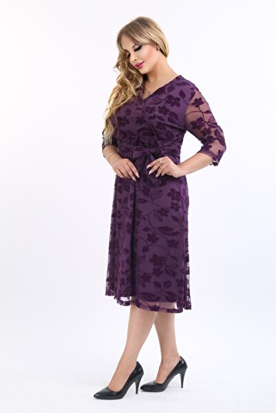 rotop Κομψό φόρεμα με βελούδινο κέντημα και V-ντεκολτέ