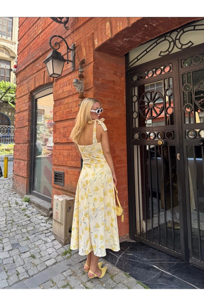 VİSKALİ Çiçek Desenli Astarlı Omuz Bağlamalı Sarı Büzgü Detaylı Elbise