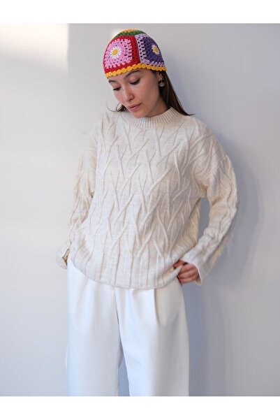 Butik Una Fiaba Ecru Oversize Crew Neck Soft Textured Knit Sweater