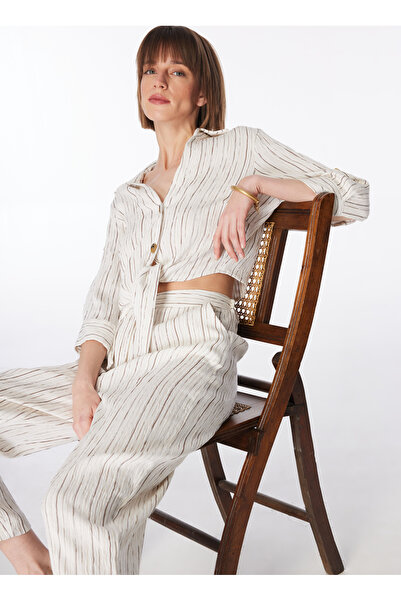 Fabrika Beyaz - Çok Renkli Kadın V Yaka Bol Kesim Bluz F4SL-BLZ0137