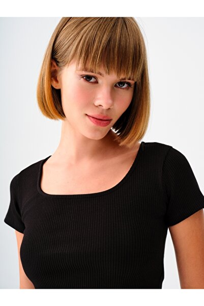 Loft Women's Fitted T-Shirt - Sleeves