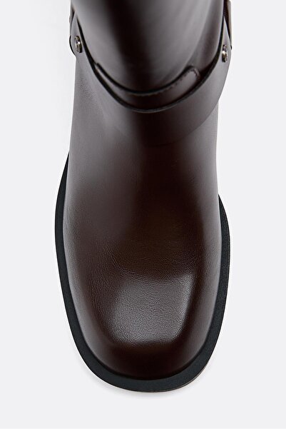 Stradivarius Tokalı, biker, düz botlar