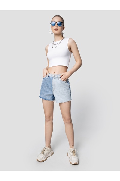 Loft Crop Female Athlete