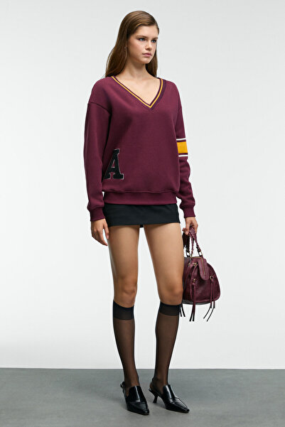 GRIMELANGE Divine Women's V-Neck Embroidery and Patch Detailed Burgundy Sweatshirt