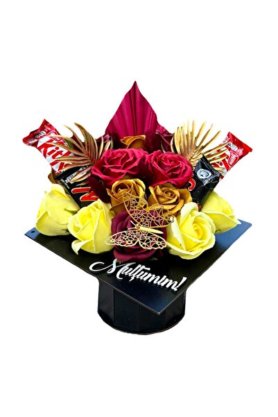 velve Aranjament pentru profesori,toca,dulciuri, frunza de palmier si flori d...