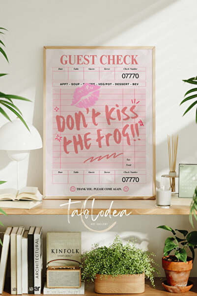 tablodea Nu sărută broasca, tablou retro cu ramă, cu text inspirat de Pintere...