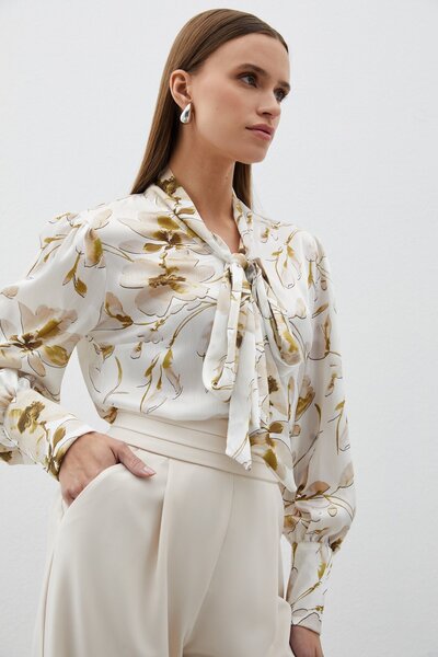 Sateen Сорочка з квітковим візерунком і хусткою - HAKİ