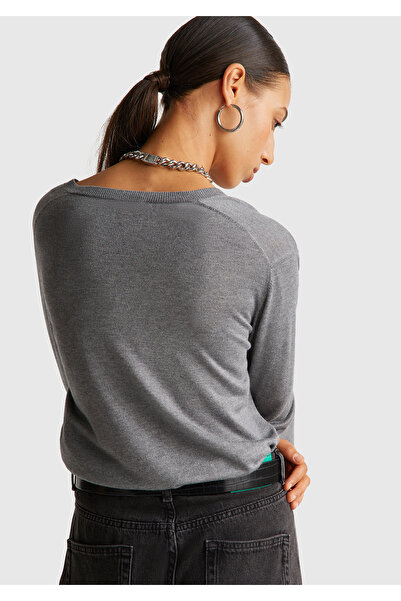 United Colors of Benetton Γυναικείο πλεκτό πουλόβερ με λαιμόκοψη σε σχήμα V από ανθρακί μελανζέ και μείγμα βισκόζης και μεταξιού