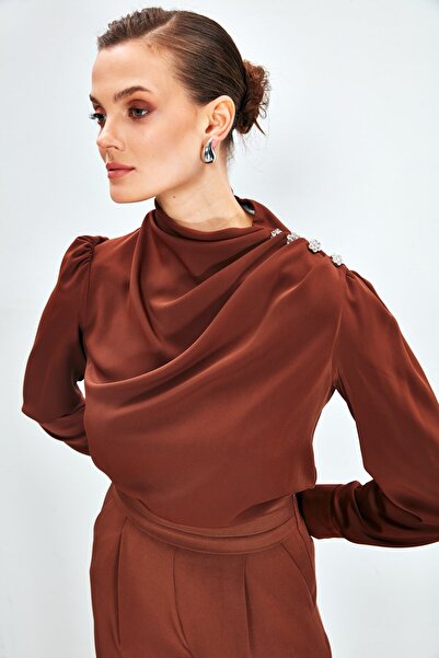 Sateen Блуза с копчета отпред и камъни - кафе