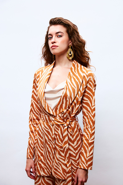 Sateen Zebra Desenli Kuşaklı Saten Ceket - Camel