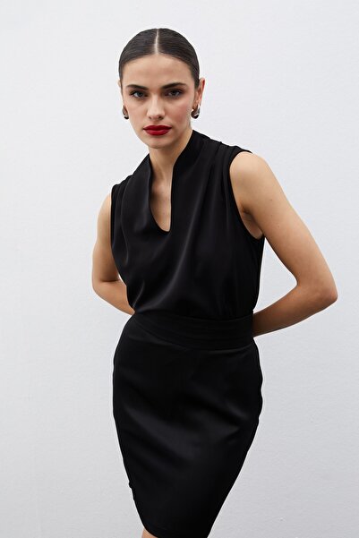 Sateen Hakim Yaka Kolsuz Bluz - SİYAH