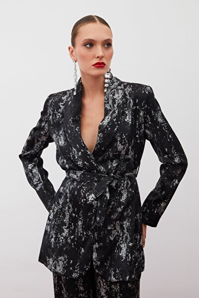 Sateen سترة طويلة بحزام منقوش لامع - أسود-فضي