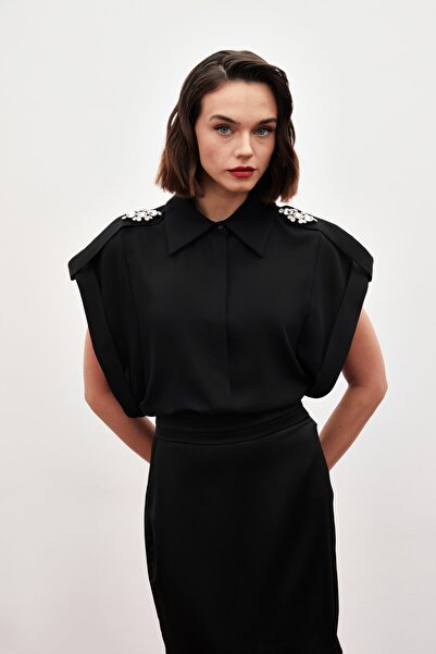 Sateen Omuz Aksesuarlı Kısa Kol Gömlek - SİYAH