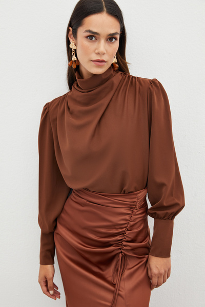 Sateen Μπλούζα με λεπτομέρεια ντραπέ - Καφέ