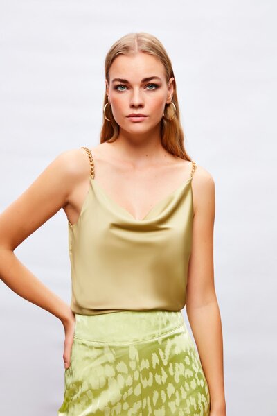 Sateen Zincir Askılı Saten Bluz - OLİVE