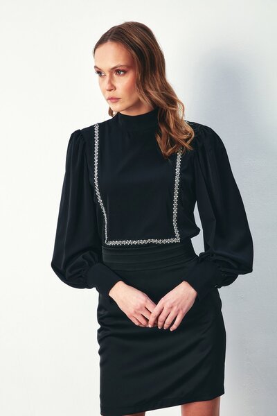 Sateen Πέτρινη μπλούζα με λεπτομέρεια μπροστά - ΜΑΥΡΗ