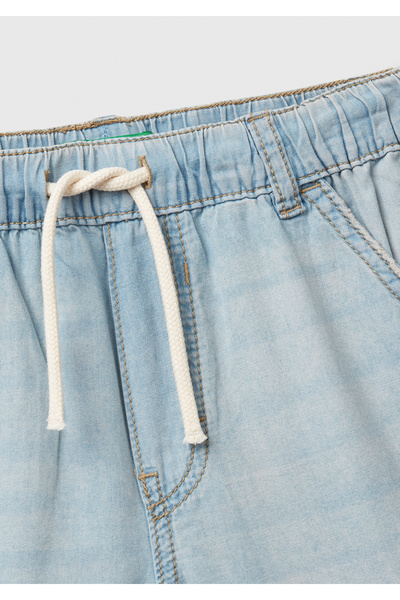 United Colors of Benetton Erkek Çocuk Açık Denim Arka Cebi Logo Detaylı Büzgü İpli Denim Bermuda Şort