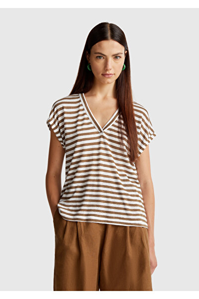 United Colors of Benetton Γυναικείο μπλουζάκι με λαιμόκοψη σε καφέ μείγμα λιν...