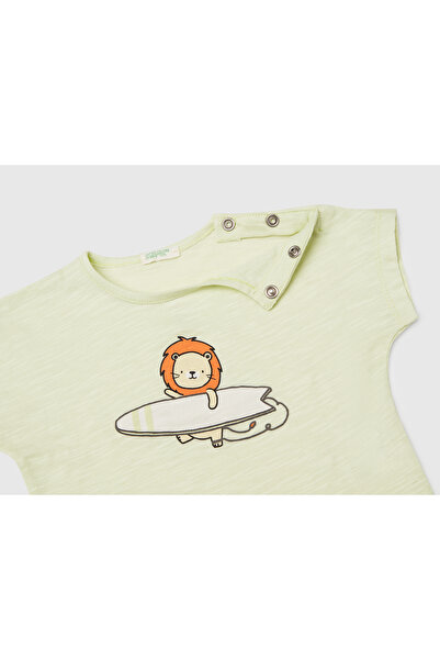 United Colors of Benetton Bebek Yeşil Baskılı Kimono Kollu T-Shirt ve Tamamı Desenli Şort Takım