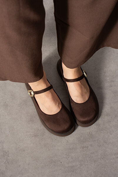 DESPİNA Kadın Altın Toka Detaylı Kadın Kahve Süet Ayakkabı – Yuvarlak Burun Rahat Günlük Ayakkabı