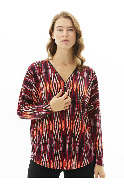 Selen V Yaka Desenli Fuşya Kadın Bluz 23KSL8659