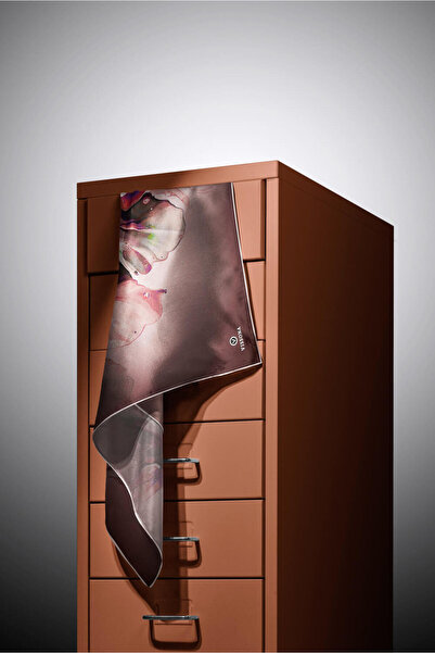 Vissona %100 Twill İpek Batik Çiçek Desenli Gül Kurusu - Pudra Renkli 90x90 Eşarp Dikim Şekli : El Dikişi