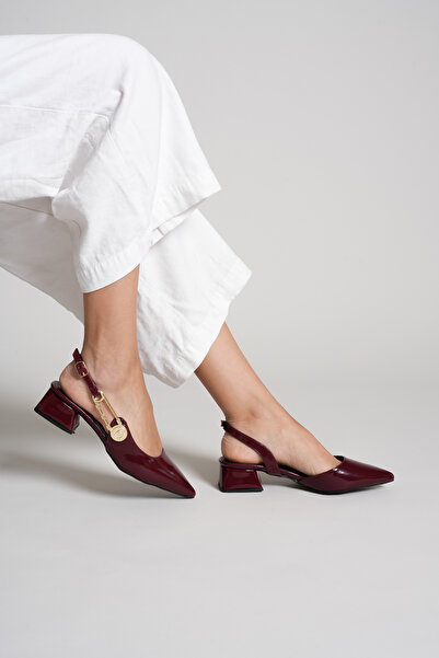 sv savves Pointed Toe Buttoned Buckle Patent Leather Low Thin Heel Shoes Stiletto