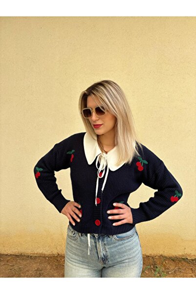 Store V Yaka Düğmeli Kiraz Desenli Triko Hırka