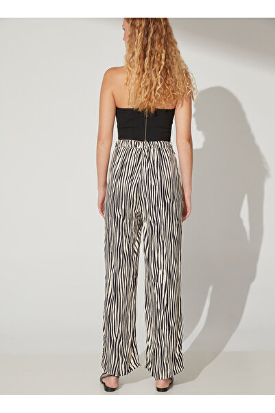 Fabrika Lastikli Bel Geniş Fit Siyah - Beyaz Kadın Pantolon JENES