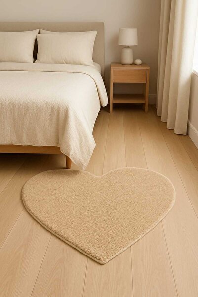 Sarar Kalp Post Peluş Halı Bej Kalpli Halı Makinede Yıkanır Kaymaz Taban