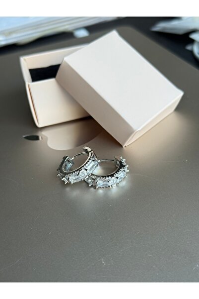 DGK COLLECTİON GÜMÜŞ RENK,TASARIM ÜRÜN,FULL TAŞLI ZARİF,HİPOALERJENİK A+ KÜPE