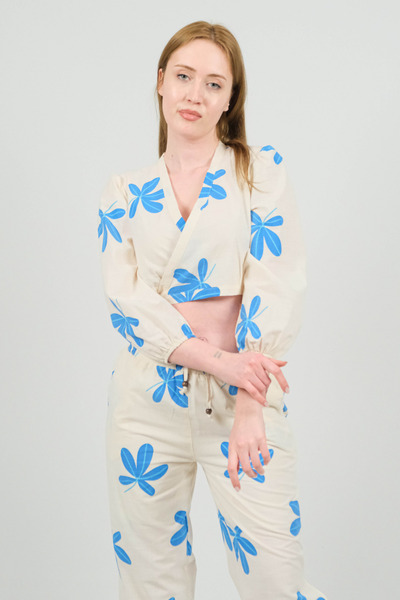 SİDE OTANTİK Flam Linen Floral Pattern Tie-Up Double Breasted Crop Blouse & Elasticated Leg Jogger Pants Two-Piece Set