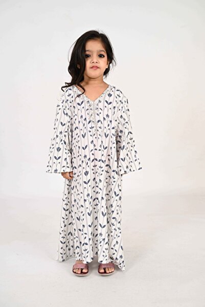 LINELLE جلابية أطفال - قاعدة بيضاء مع طبعات أوراق زرقاء وفتحة عنق مطرزة