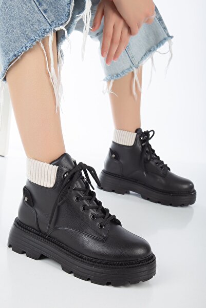 Hayalimdeki Ayakkabı Γυναικείες μπότες με μαύρο δέρμα με λεπτομέρεια με κορδόνια