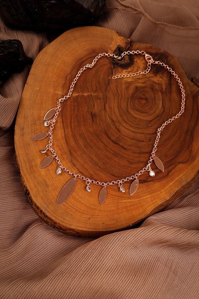 Generic Brand Stone Detailed Rose Cluster Sequin Necklace